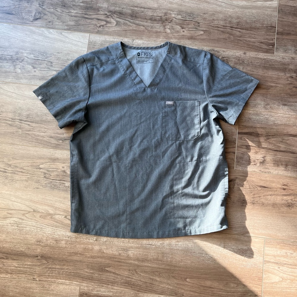 Figs gray smock scrub top with pockets like new large
